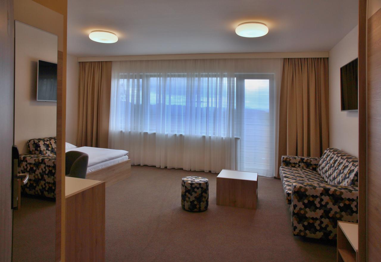 Hotel Devitka Janov Eksteriør billede